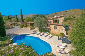 Beautiful Pollensa Villa - 4 Bedrooms - Villa Bennassar - Mountainside Views - Short Drive to Town and Beach